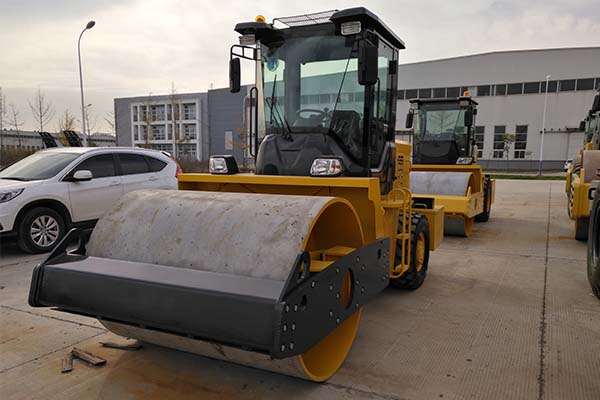 洛陽(yáng)<a  target='_blank'>壓路機(jī)</a>