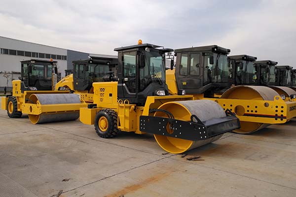 <a href='http://www.huazhufu.com/product/77.html' target='_blank'>振動(dòng)壓路機(jī)</a> <a href='http://www.huazhufu.com/product/77.html' target='_blank'>振動(dòng)壓路機(jī)</a>